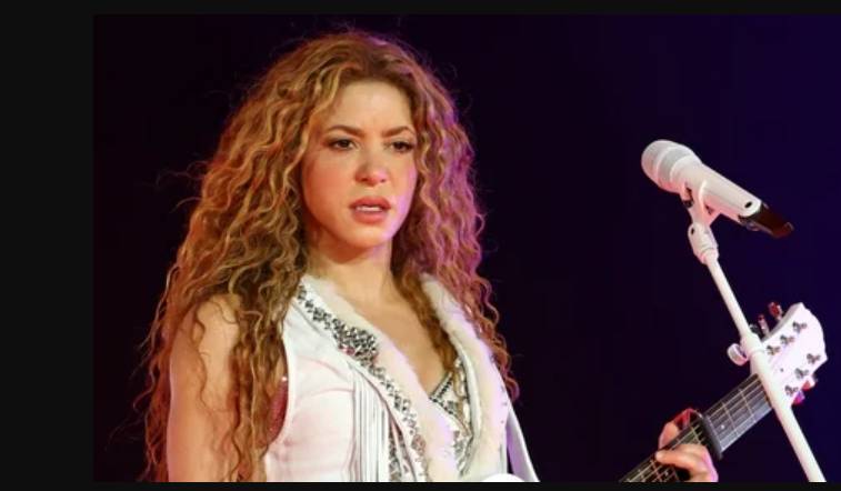 Shakira resumes world tour after Lima hospital stay