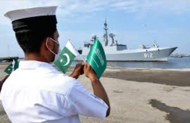 Pak-Saudi naval drills conclude with spectacular display in Karachi