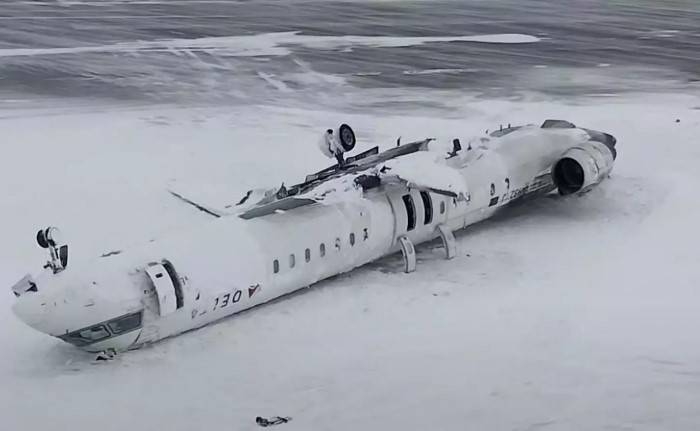 Delta offers $30,000 each to Toronto plane crash passengers