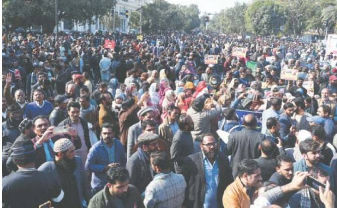Govt servants protest against pension reforms in Islamabad
