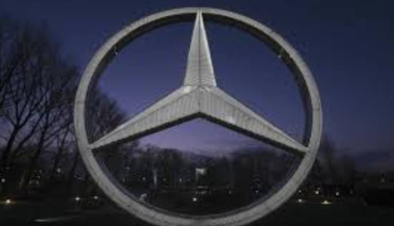 Mercedes-Benz flags cost cuts, tough year ahead after torrid 2024