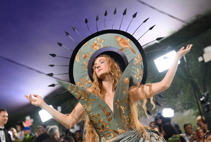 London Fashion Week launches with ode to gender fluid designs