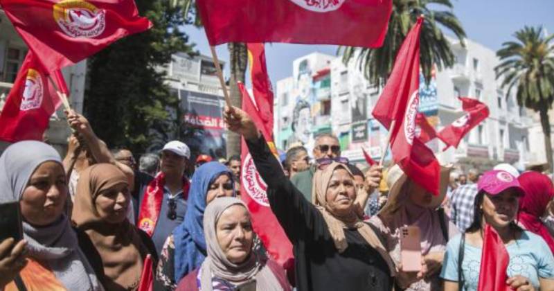 Strike shuts Tunisia mining town over infrastructure woes