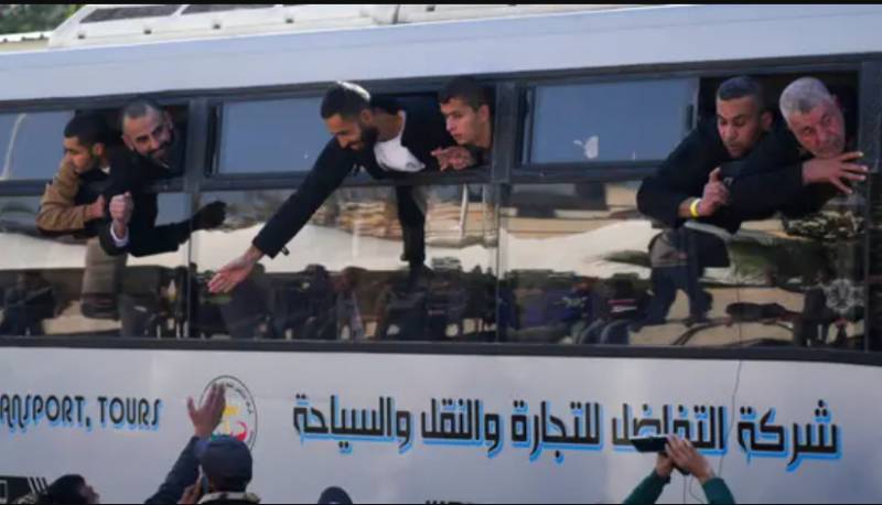 Israel suspends Palestinian prisoners' release under Gaza deal