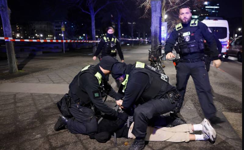 Syrian suspect in Berlin stabbing wanted 'to kill Jews': police