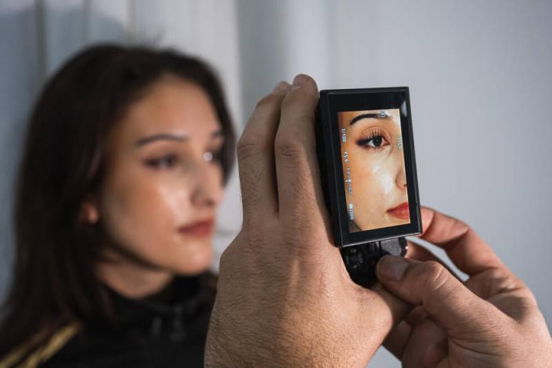 AI opens 'endless' doors for fashion models, closes others