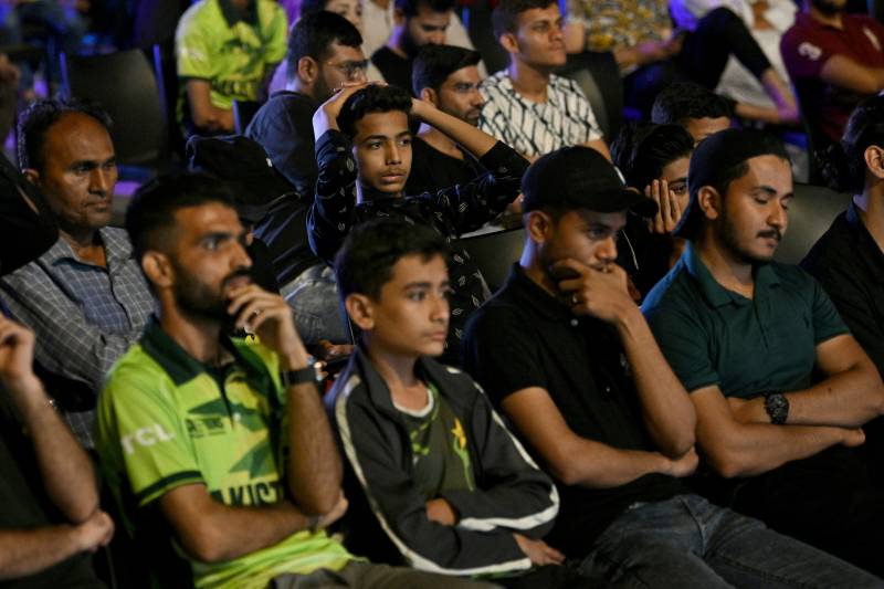 Pakistan fans look away from Champions Trophy 'humiliation' by India