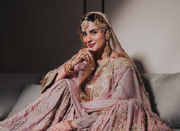 Kubra Khan updates Instagram bio adding hubby's name