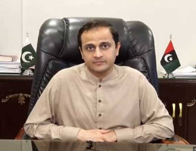 Karachi Mayor Murtaza Wahab stuck in hospital elevator 