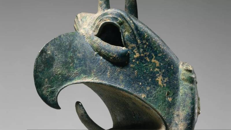 New York's met museum returns stolen Greek bronze