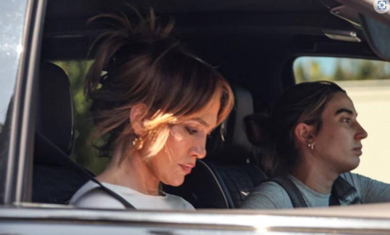 Jennifer Lopez shows up first time after hairstylist Jesus Guerrero’s sudden death
