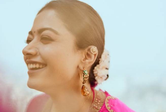 Rashmika Mandanna radiates elegance in pink