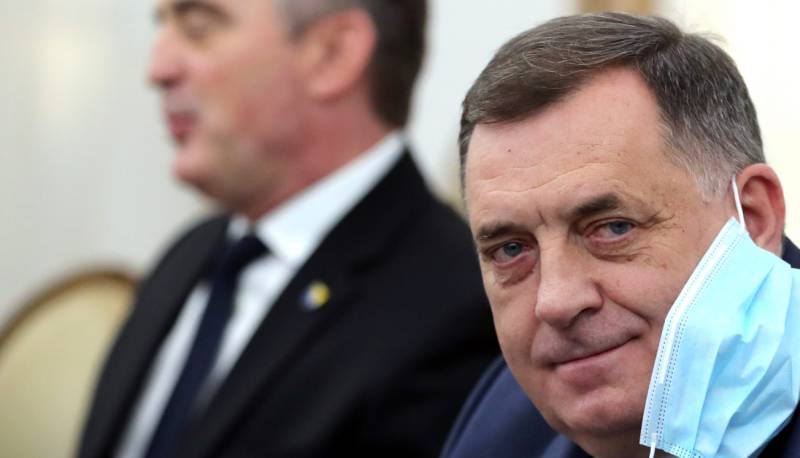 Bosnia high representative says Serb leaders destabilising institutions