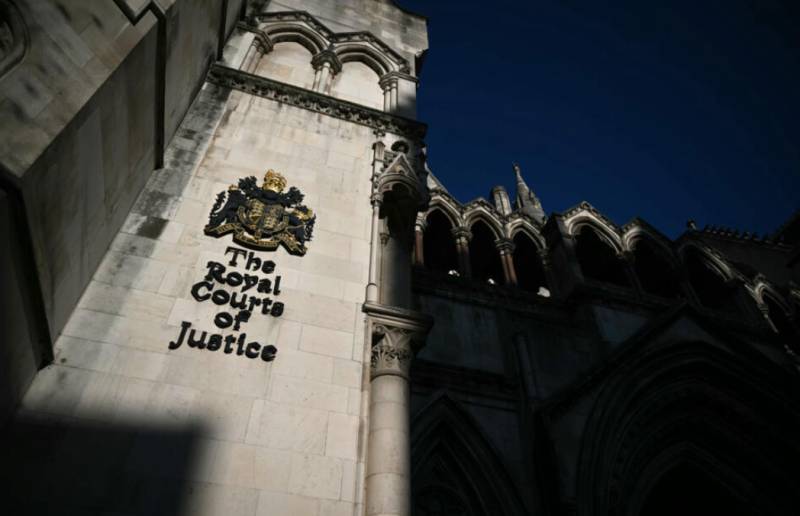 Immigrant parents remove teenage sons from UK over stabbing fears