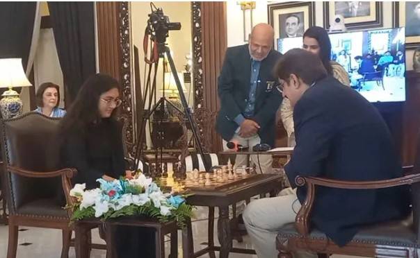 Girl student checkmates CM Murad Ali Shah in chess contest
