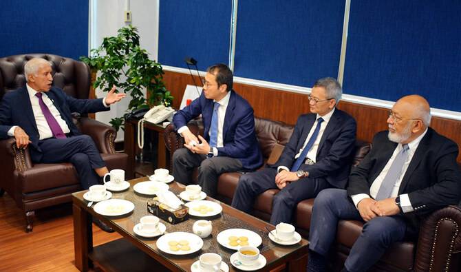 Hong Kong's Hutchison Ports to invest $1 billion in Pakistan's port infrastructure