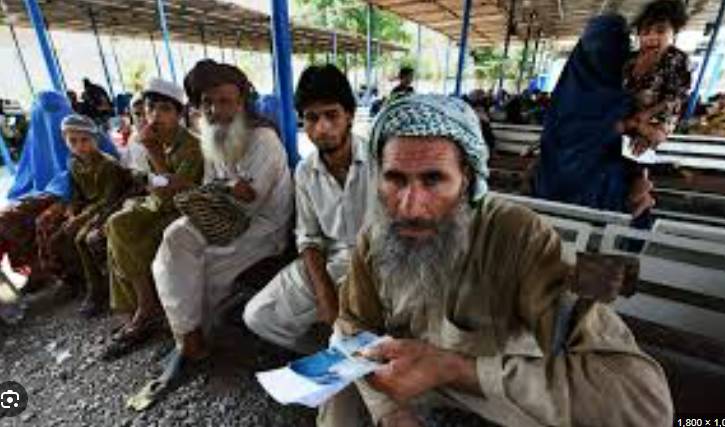 Afghan refugees living in Balochistan told to leave Pakistan by March 31