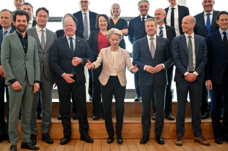 EU proposes emission rule delay to spare carmakers from fines