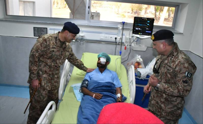 COAS General Asim visits Bannu, lauds troops for neutralizing attackers