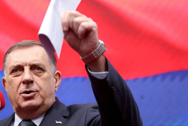 Bosnian Serb leader Dodik asks Serbs to quit federal police, judiciary