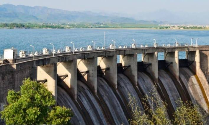Water level drops to near dead level in Tarbela Dam