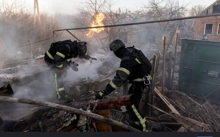 Russian strikes kill 12 in eastern Ukraine