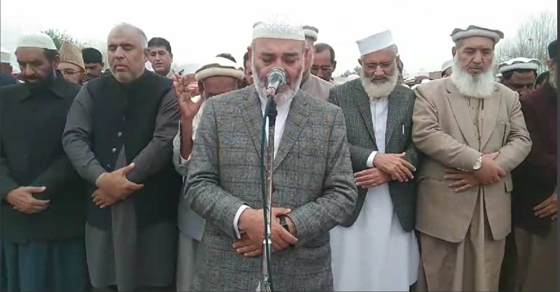 Funeral prayer of ex-Senator Mushtaq’s brother offered, laid to rest in Swabi
