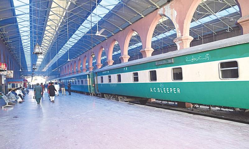 Passengers shortage: Train from Lahore to Karachi cancelled 