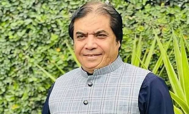 Hanif Abbasi implements six-day work week for Railway officers
