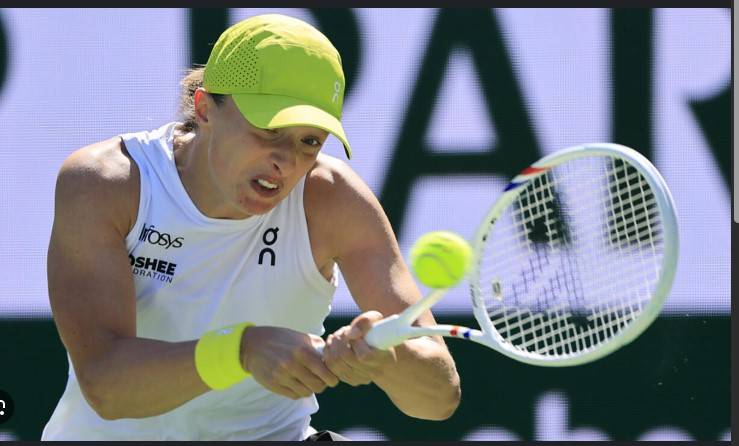 Swiatek, Medvedev sprint into Indian Wells fourth round