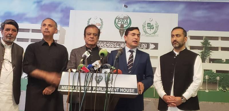 PTI leaders slam Zardari after joint session of parliament