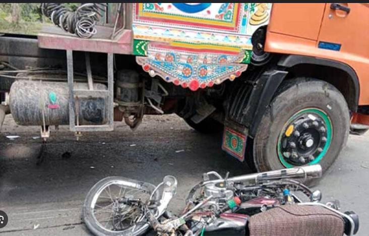 Three die as trailer crushes motorcycle near Lahore