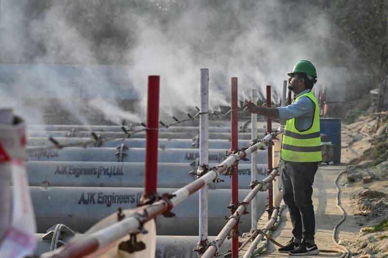 Pakistan emerges from record smog season