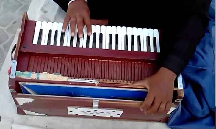 2kg ice heroin recovered from passenger’s harmonium at Islamabad Airport