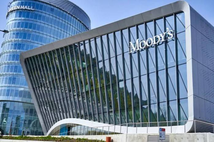 Moody’s upgrades Pakistan’s banking outlook from stable to positive
