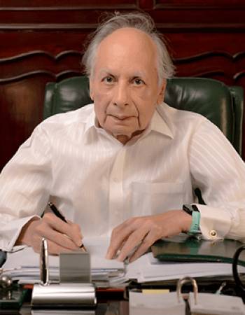 Former law minister Khalid Anwar passes away at 86