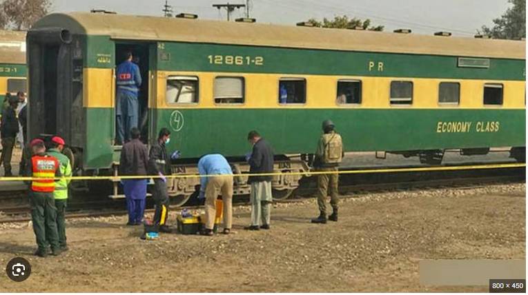 Karachi-bound train derails near Taxila