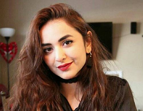 Yumna asks fan to suggest next actor to pair with