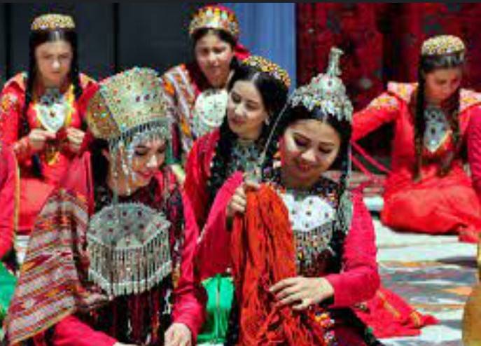 Driving ban puts brakes on young women in Turkmenistan