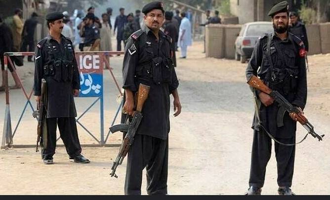Grenades lobbed on police posts in Bannu