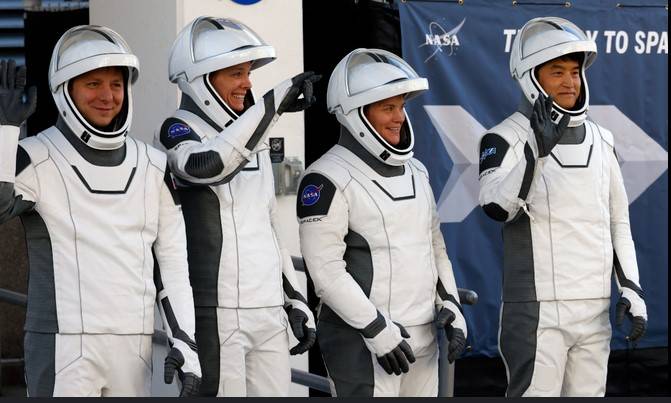 Crew launch to ISS paves way for 'stranded' astronauts' return