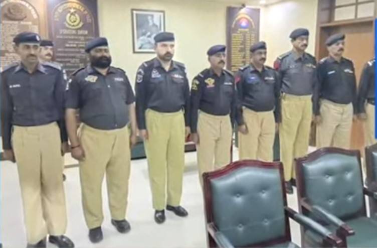 24 police officers suspended, demoted in Deherki, Sukkur 