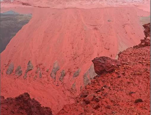Viral video captures ‘blood rain’ event in Iran