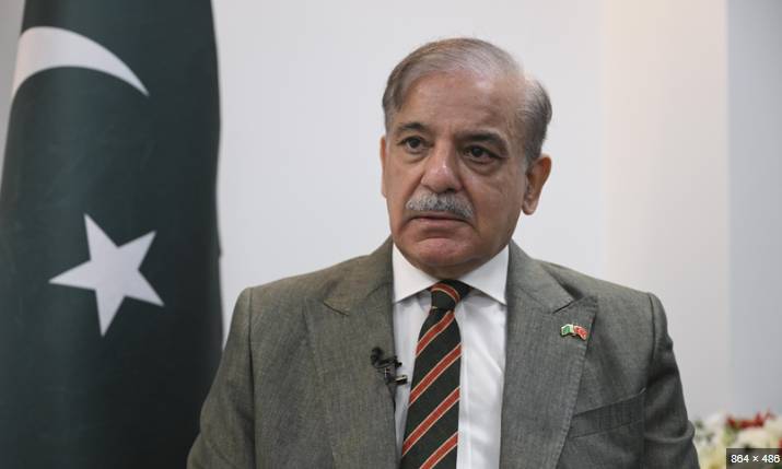 PM Shehbaz rewards FIA officials busting Jajja gang of human smugglers