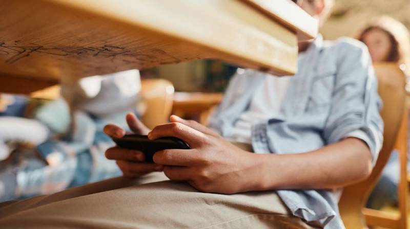 Punjab bans mobile phone use in colleges for both teachers and students