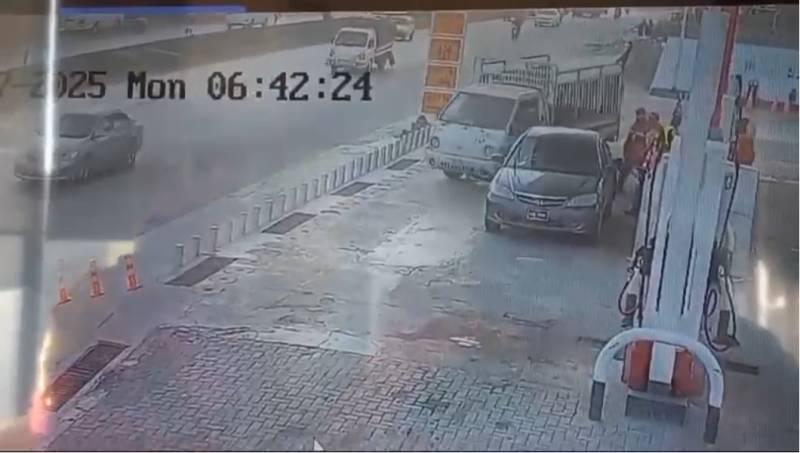 Woman, granddaughter run over by bus in Islamabad