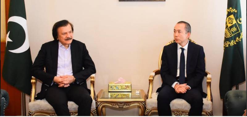 CEO Pak Suzuki meets SAPM on Industries and Production Haroon Akhtar 
