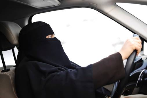 Kuwait to FINE women wearing NIQAB while driving under new traffic law