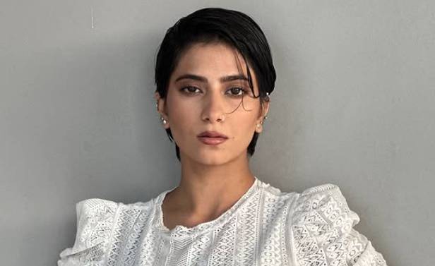 Model accuses photographer of harassment, shares 'evidence'