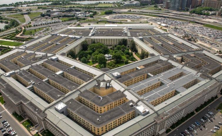 US federal judge suspends ban on transgender people in military